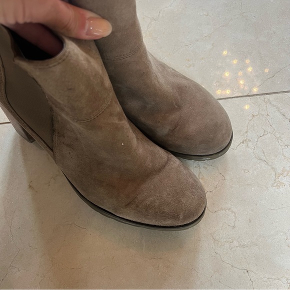 Crevo Like New Alicia Chelsea Hiker Sz 9 Bootie Heels Light Brown - Picture 2 of 6